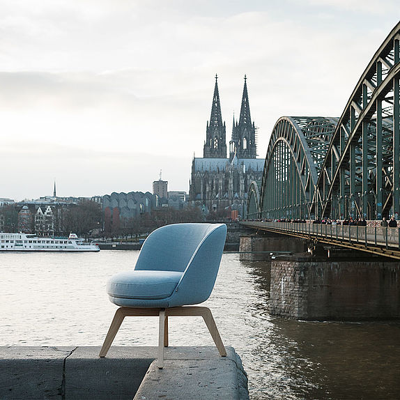 1518414637663712.jpg csm_2018-01-18_RolfBenz-Messe-Koeln-2018-001_8f7c7a974a.jpg