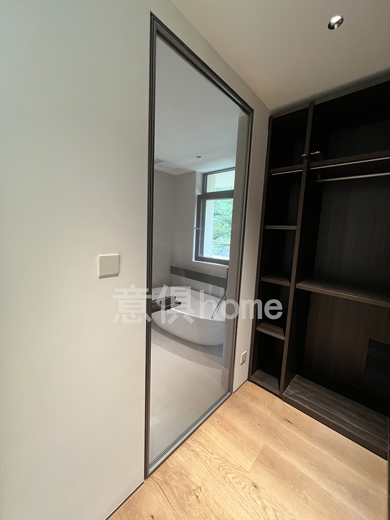 1734501304343852.jpg r.jpg