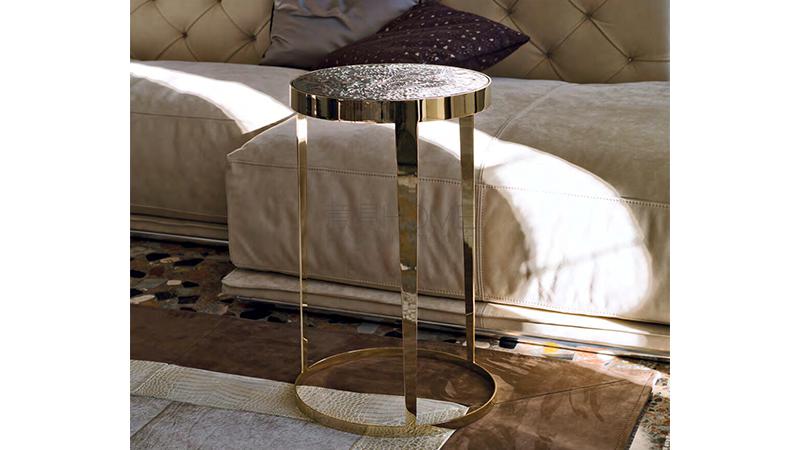 Amadeus 茶幾，角幾