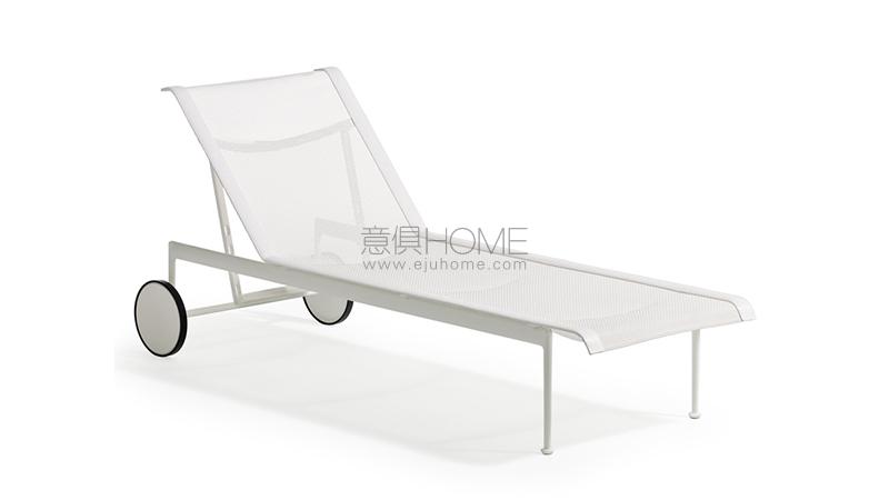 1966 Adjustable Chaise 戶外躺椅