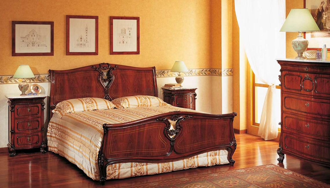 Sicilian bedroom 18th century 邊柜