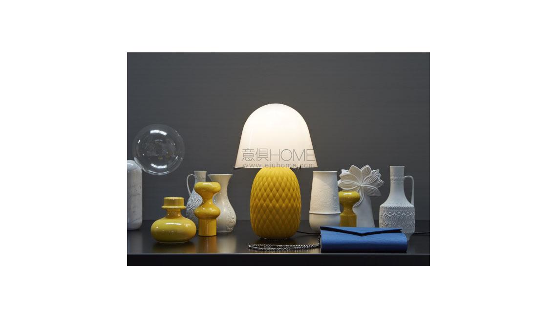 PINEAPPLE臺(tái)燈