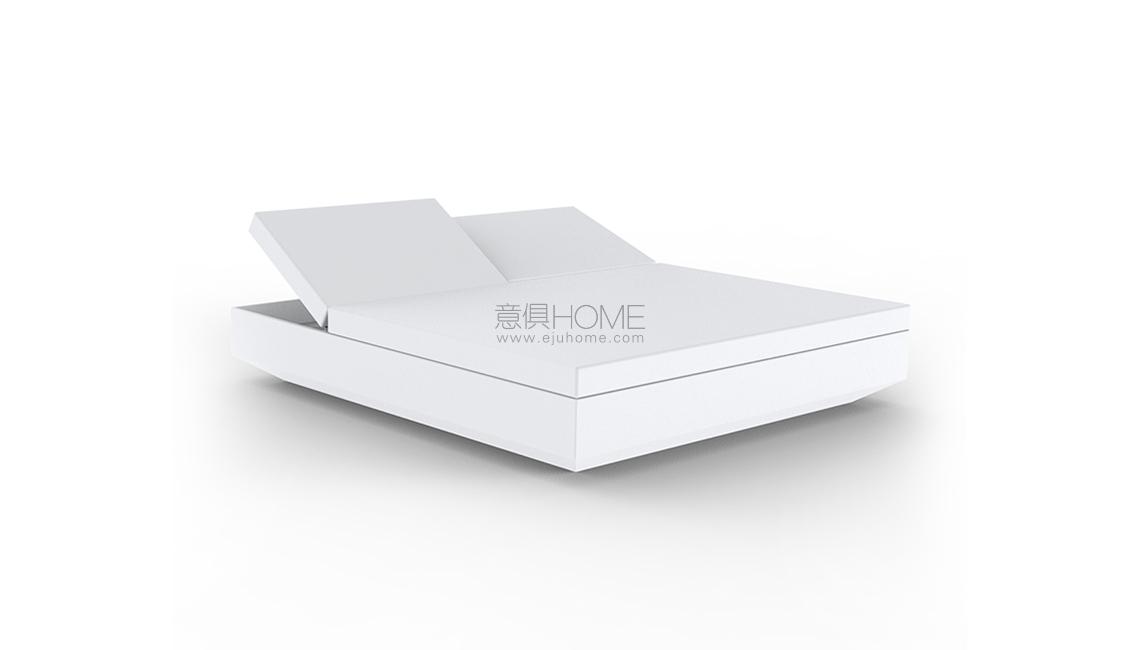 VELA DAYBED RECLINING BACKREST SQUARE 2 CHEVETS ABATABLE戶外沙發(fā)床