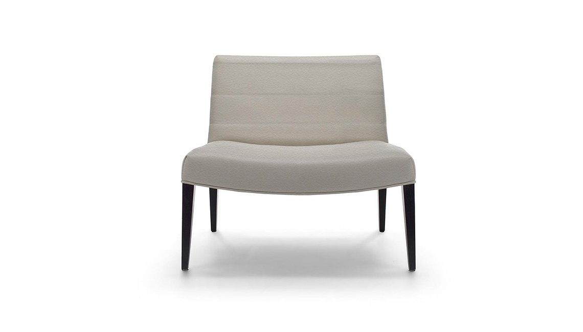 Poltroncina con cuciture orizzontali Black & More椅子