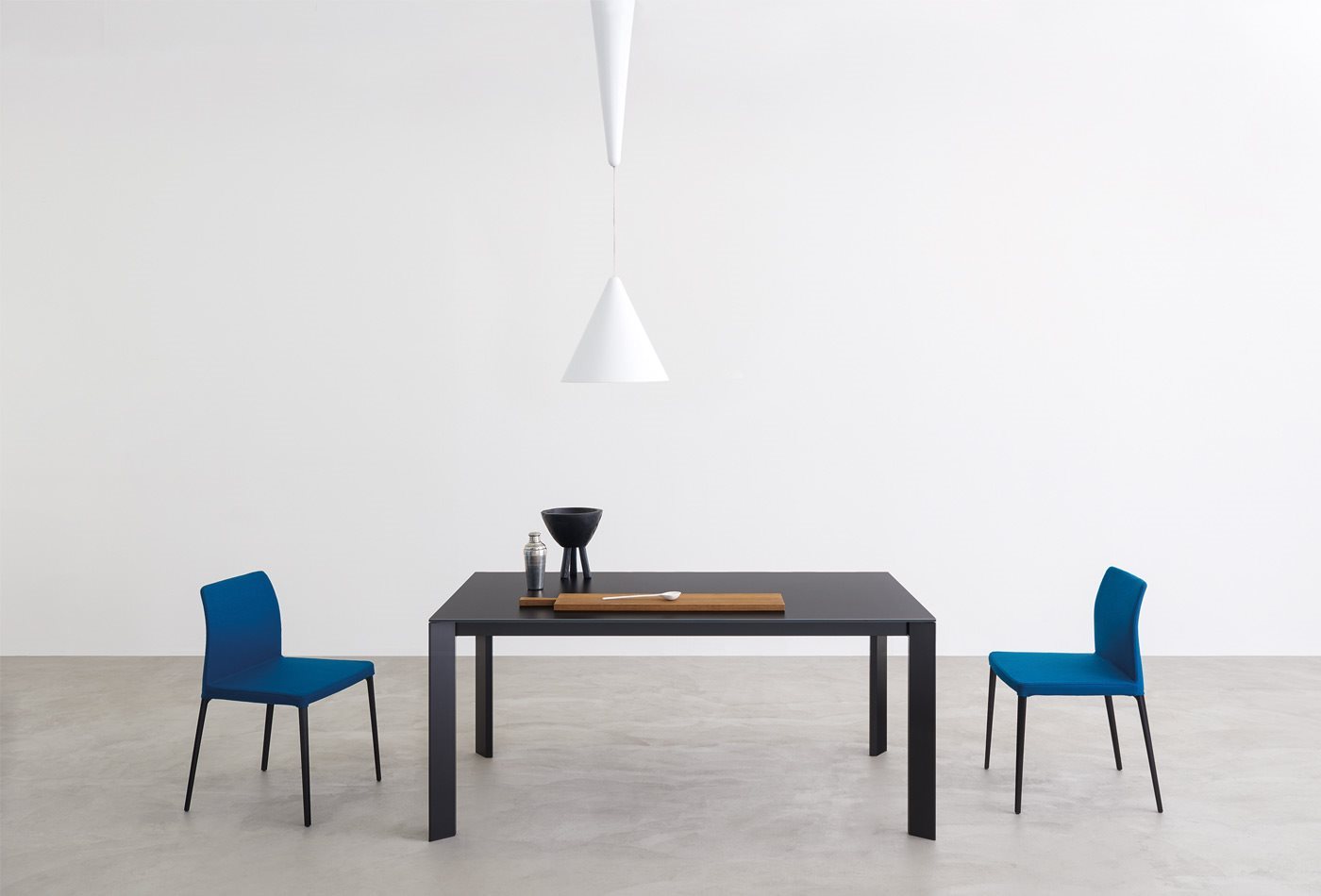 Every + Grid 長(zhǎng)餐桌