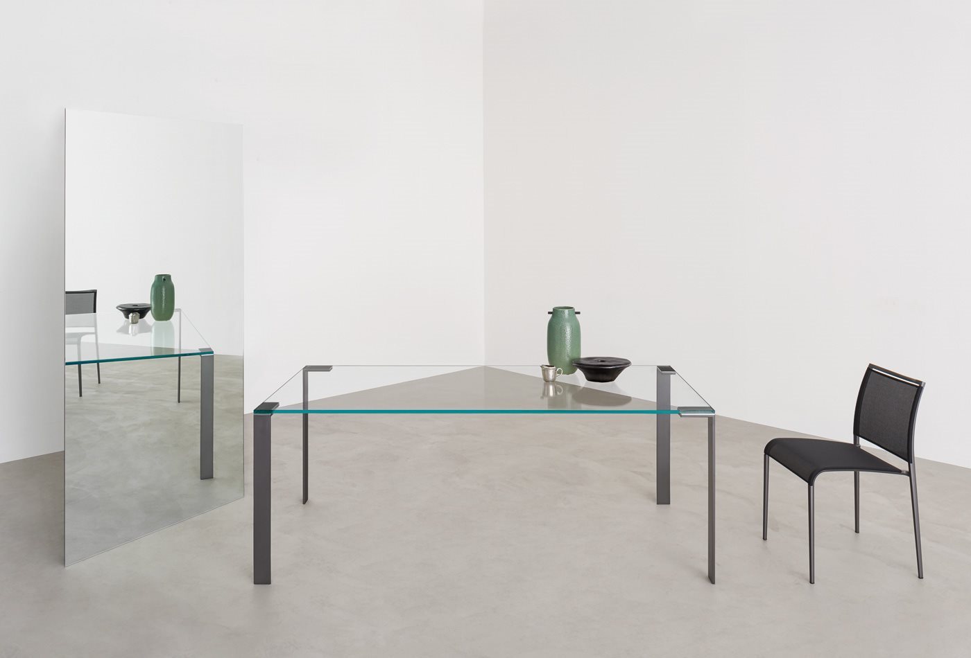 Liko Glass 長餐桌