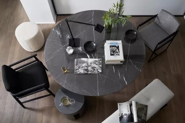 MERIDIANITERESINA餐椅