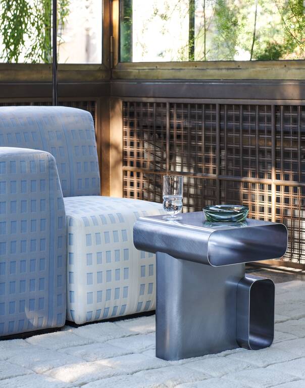 SOFT CORNERS SIDE TABLE邊幾