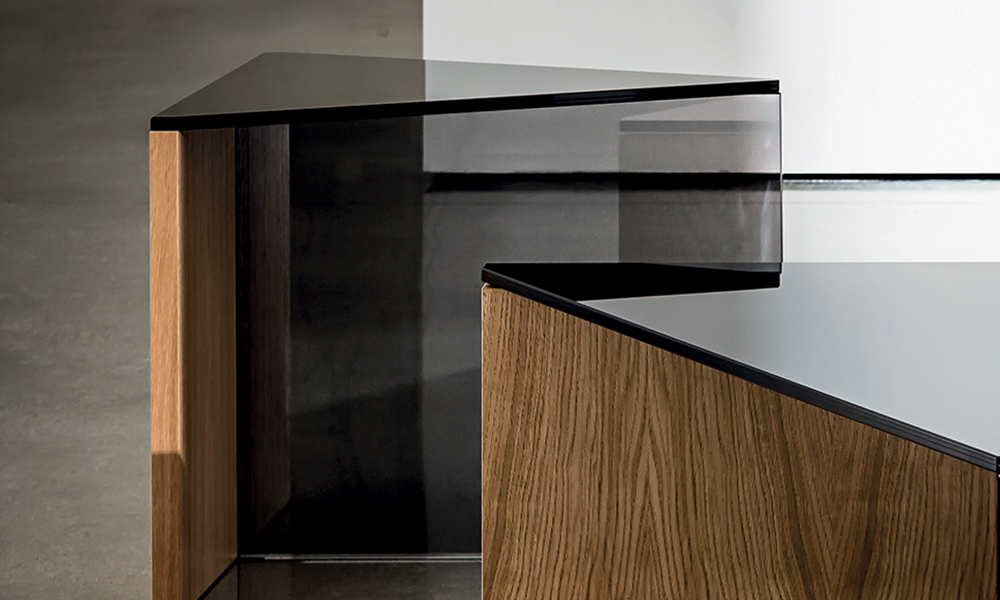 Tavolini Regolo triangolari茶幾