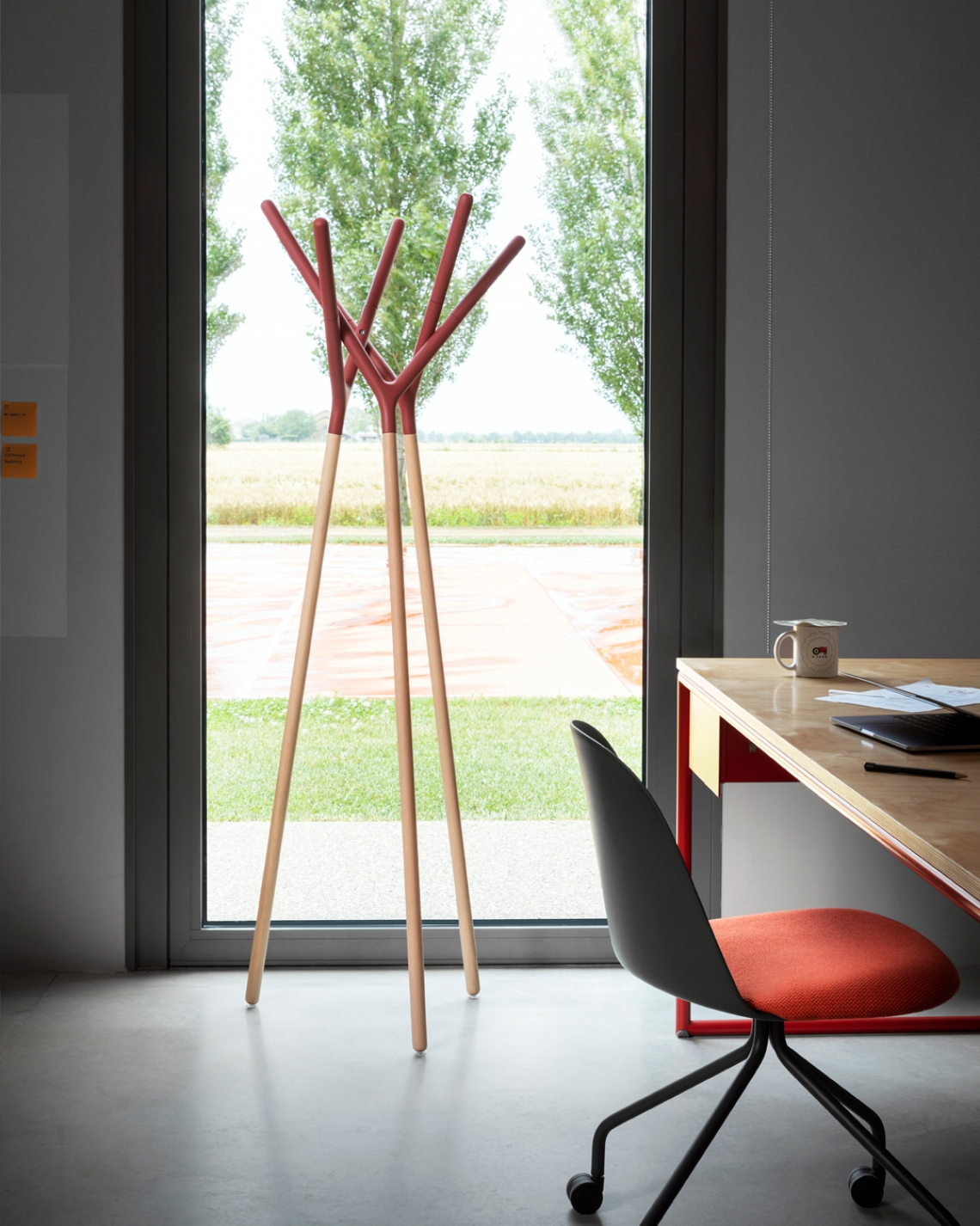 MiniformsGame Of Trust衣帽間