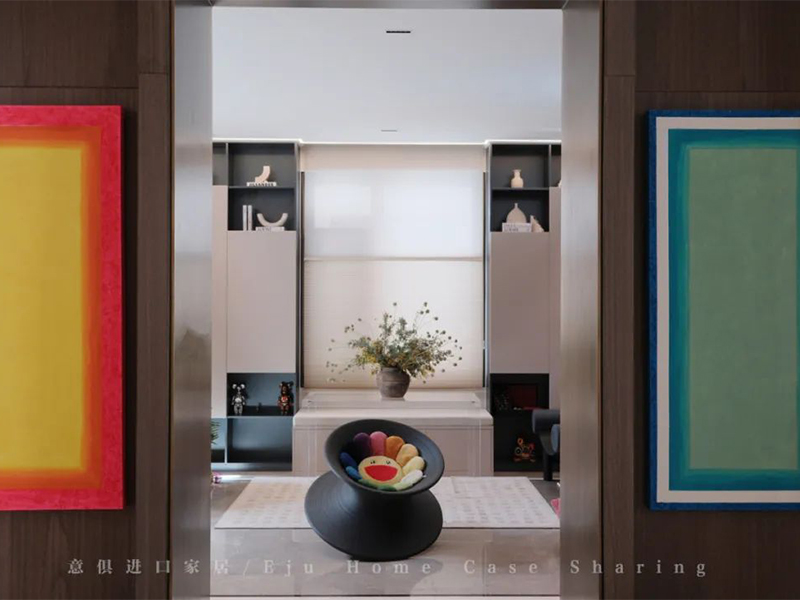 她在千平別墅里，把家打造成了私人藝術館