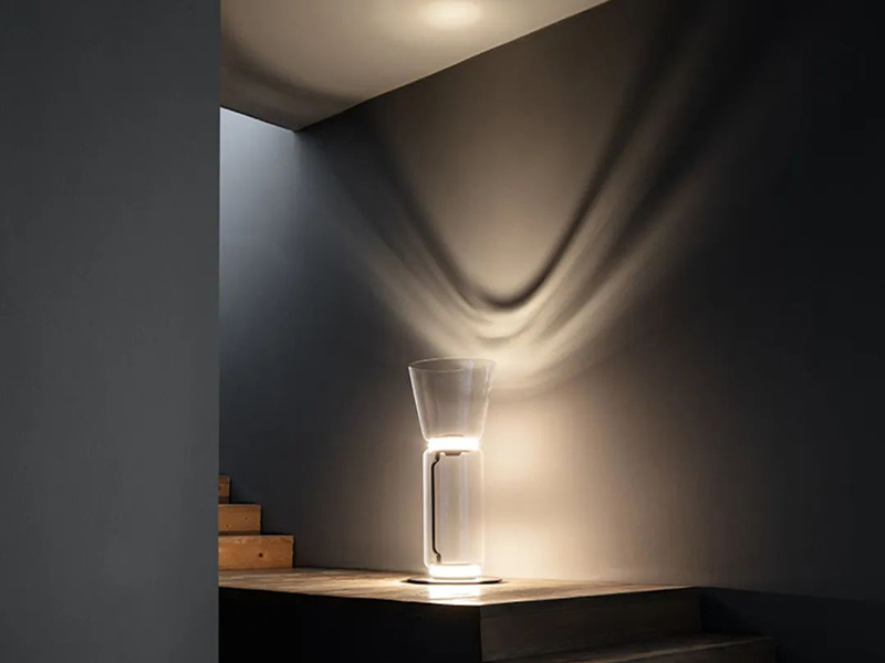 FLOS | 越夜越美麗的氛圍感落地?zé)簦贿z余力展現(xiàn)光影魅力