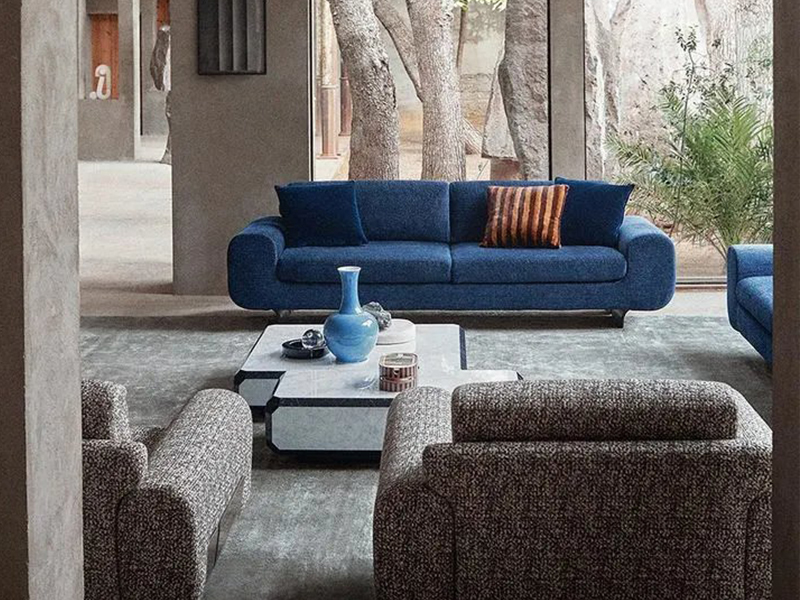 提升家的時尚氣質(zhì)，就來加入一件FENDI CASA的單品吧！